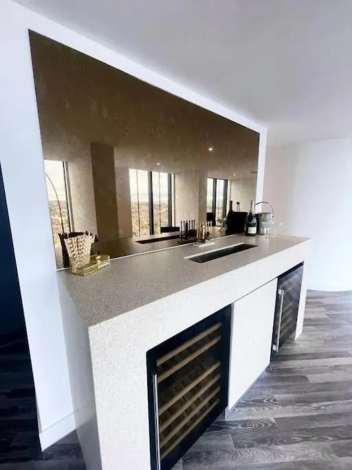 Opulent 3 -Bedroom Penthouse With Stunning Views Newcastle Upon Tyne