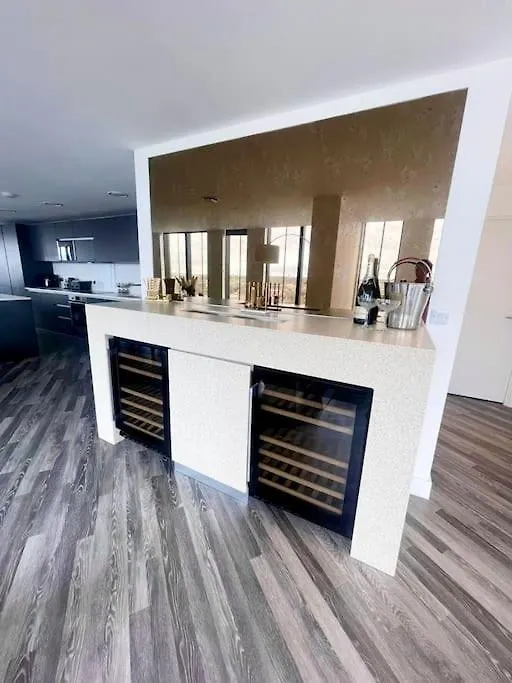 Appartamento Opulent 3 -Bedroom Penthouse With Stunning Views Newcastle Upon Tyne Regno Unito